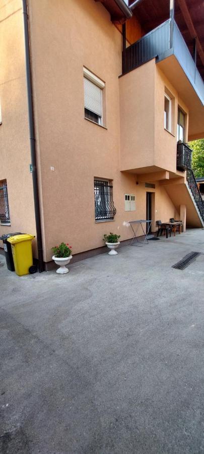Appartamento Melaaj Hill SJJ Esterno foto