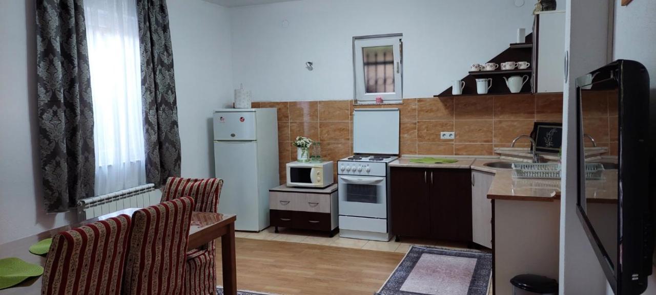 Appartamento Melaaj Hill SJJ Esterno foto